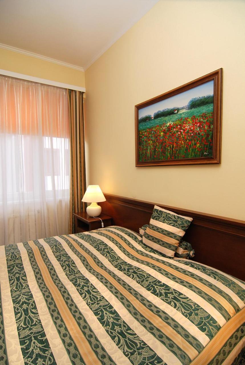 Hotel Bila Ruze ปีเซค ภายนอก รูปภาพ