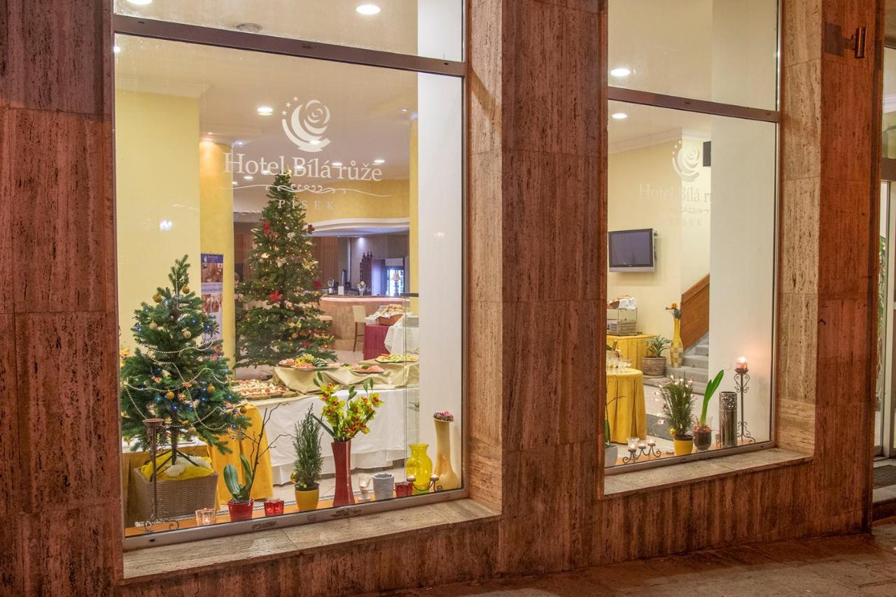 Hotel Bila Ruze ปีเซค ภายนอก รูปภาพ