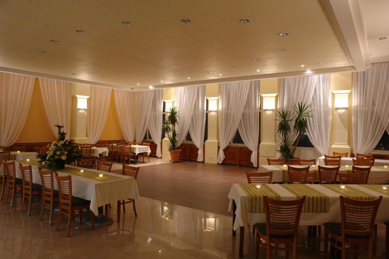Hotel Bila Ruze ปีเซค ภายนอก รูปภาพ