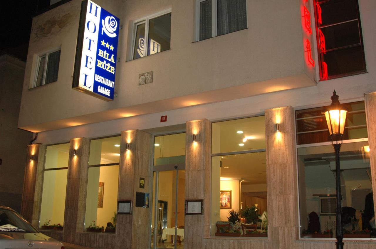 Hotel Bila Ruze ปีเซค ภายนอก รูปภาพ